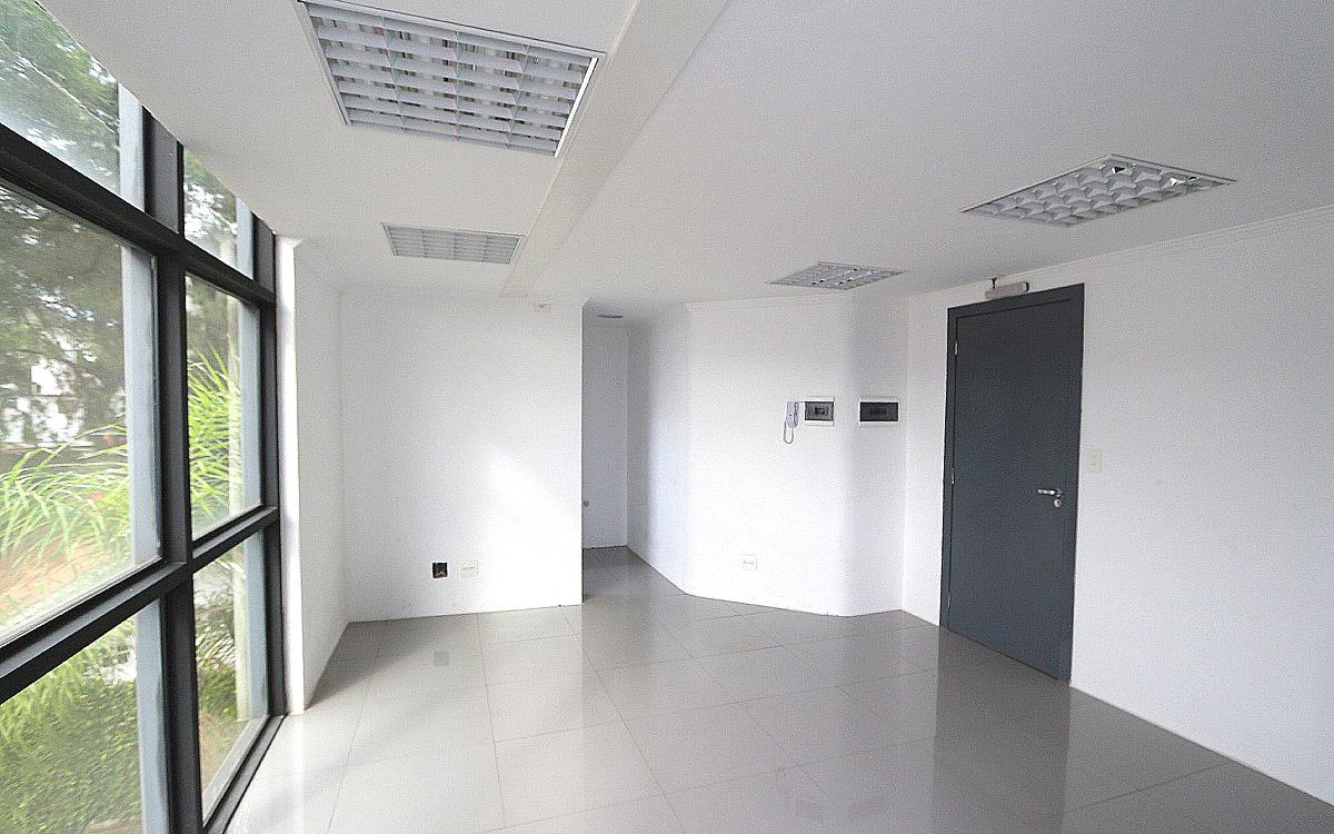Sala comercial de 28,19 m² para locação no Ed. Santa Mônica em Cotia