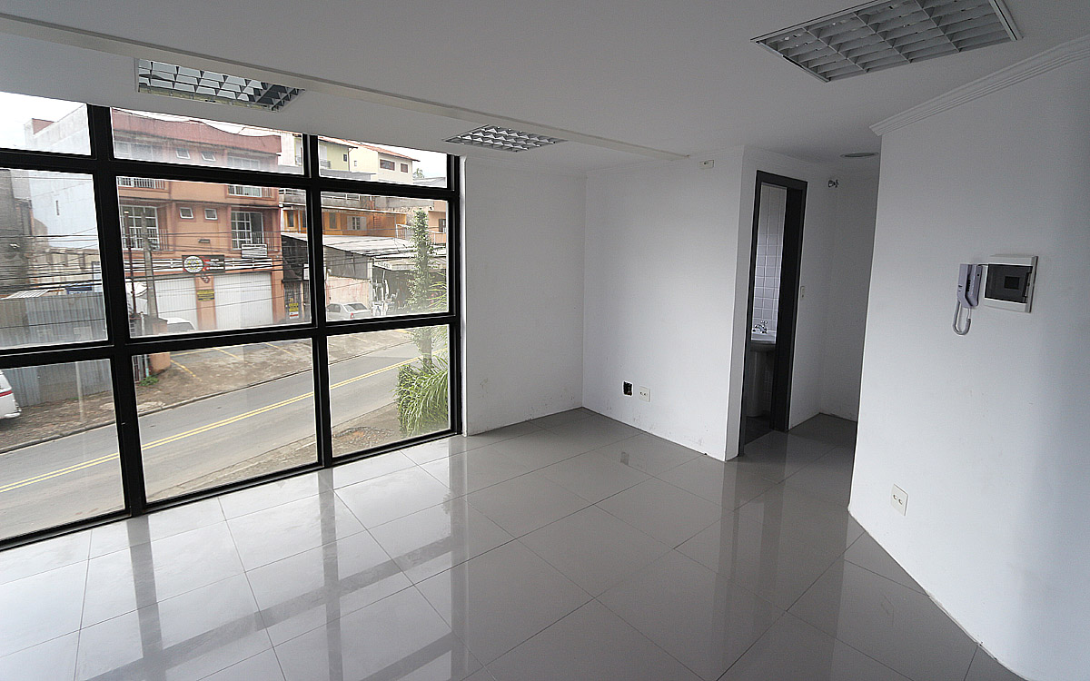 Vista interna da Sala 25 no Ed. Santa Mônica em Cotia