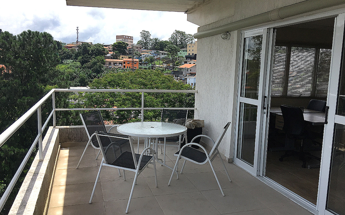 Vista interna da Sala 42 no Ed. Santa Mônica em Cotia
