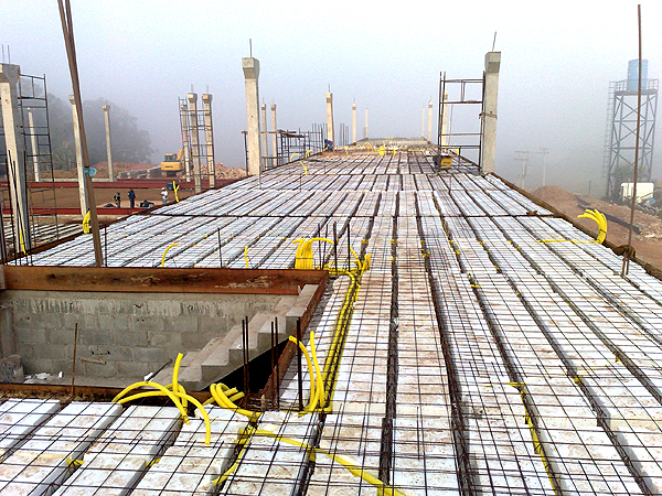 pré-moldados fabricados no canteiro de obras